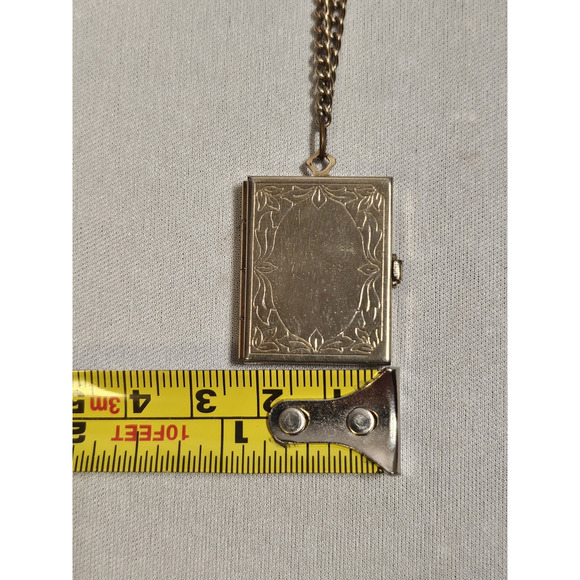 Cameo Four Picture Gold Tone Decorative Locket - Spring Loaded - Vintage - Picture 15 of 15